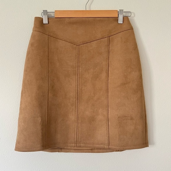 White House Black Market Tan Camel Ultra Sued Skirt - Picture 2 of 11